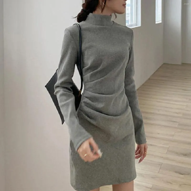 Sukienki swobodne eleganckie dla kobiet 2024 Modne Ruche długie rękawy Wysokie szyja Krótki szary i czarne ubrania w stylu koreańskim