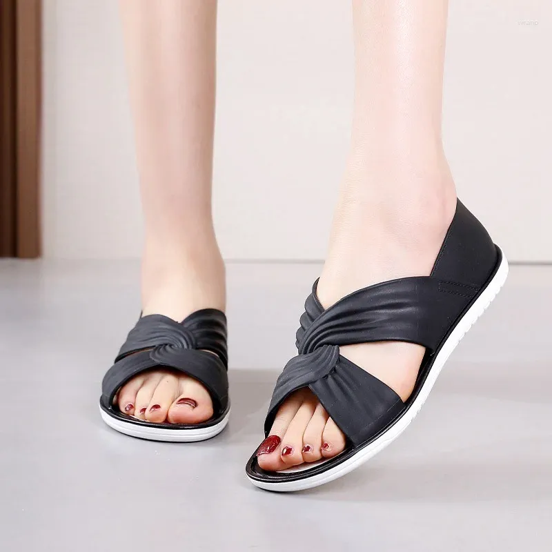 Casual schoenen 2024 vrouwen flip flop flats sandalen zomerontwerper bloemen strandplatform slippers mode slingback open teen mujer dia's