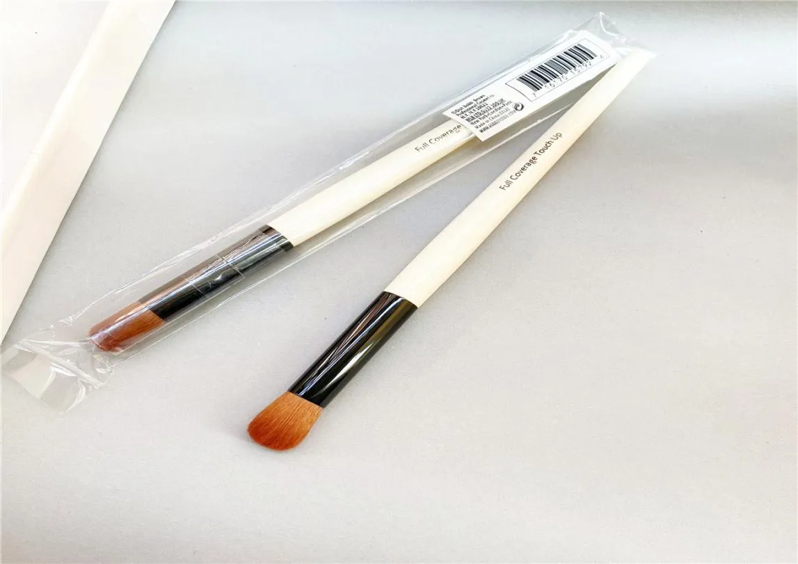 Full täckning Touch Up Makeup Brush Liten Exakt FoundationConcealer Blandning Buffing Beauty Cosmetics Brush Tool3428575