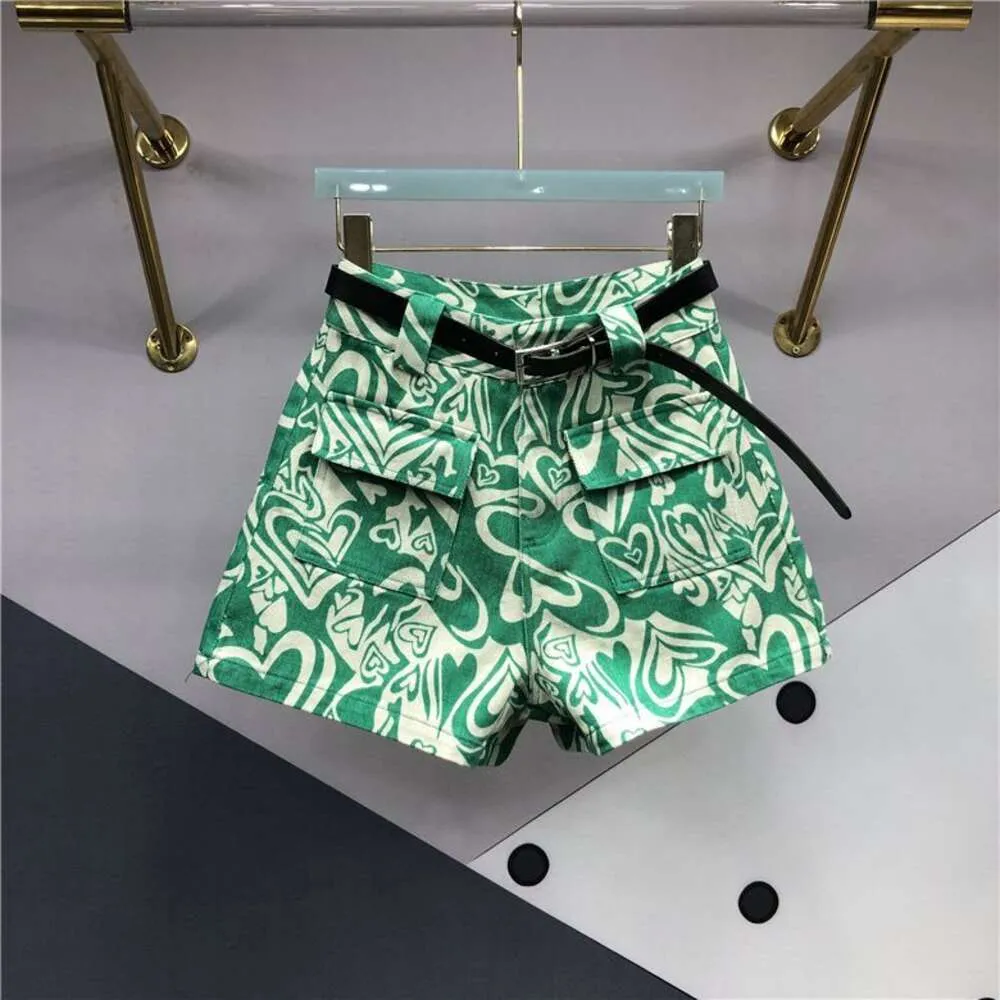 شورتات الدنيم المطبوعة غير النظامية الخضراء لفساتين النساء الصيفية النسائية الجديدة ذات الصصر الجديد ذي الخصر على الساق الساخنة على الساق