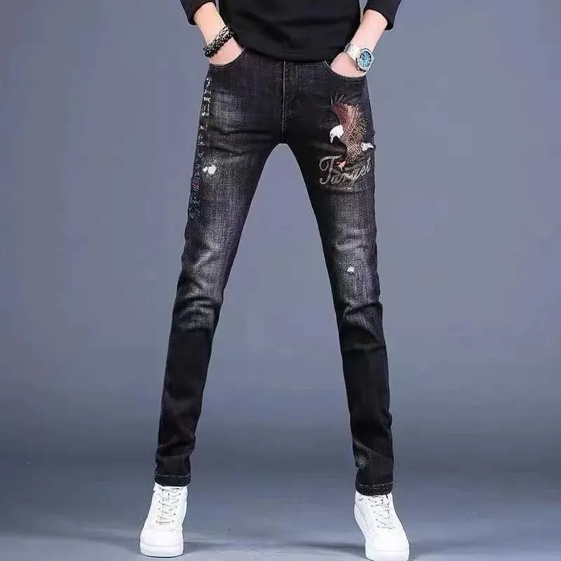 Men's Jeans High quality mens black jeans classic eagle patterned decorative street ultra-thin fitting Korean casual cool jeans; Q240427