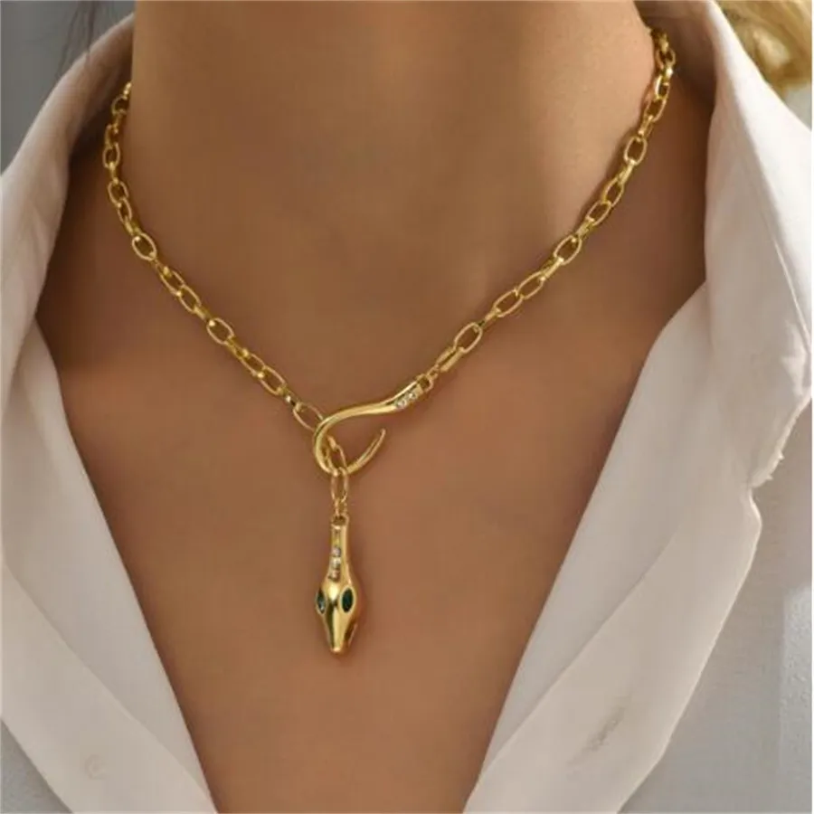 Advanced metal snake necklace with diamond inlay retro and elegant light luxury style collarbone chain new for women wearing AB202