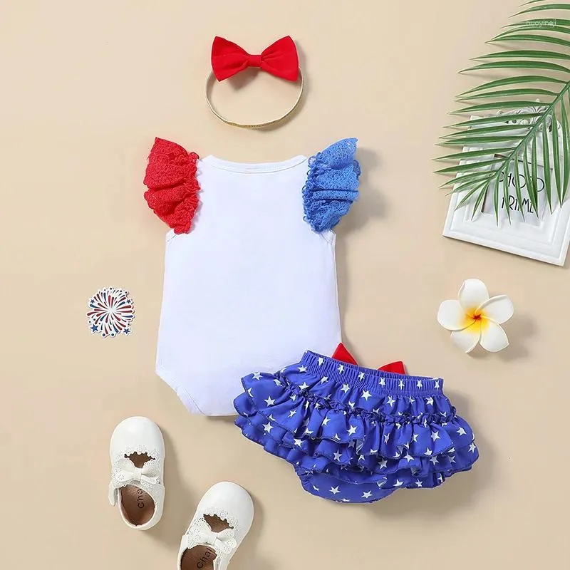 Zestawy odzieży 4 lipca Dziewczęta Baby Dziewczyny Drukuj koronkowy rękaw Rompers Bowknot Ruffles Stars Shorts Pałąk na głowę Zestaw ubrania 3PCS