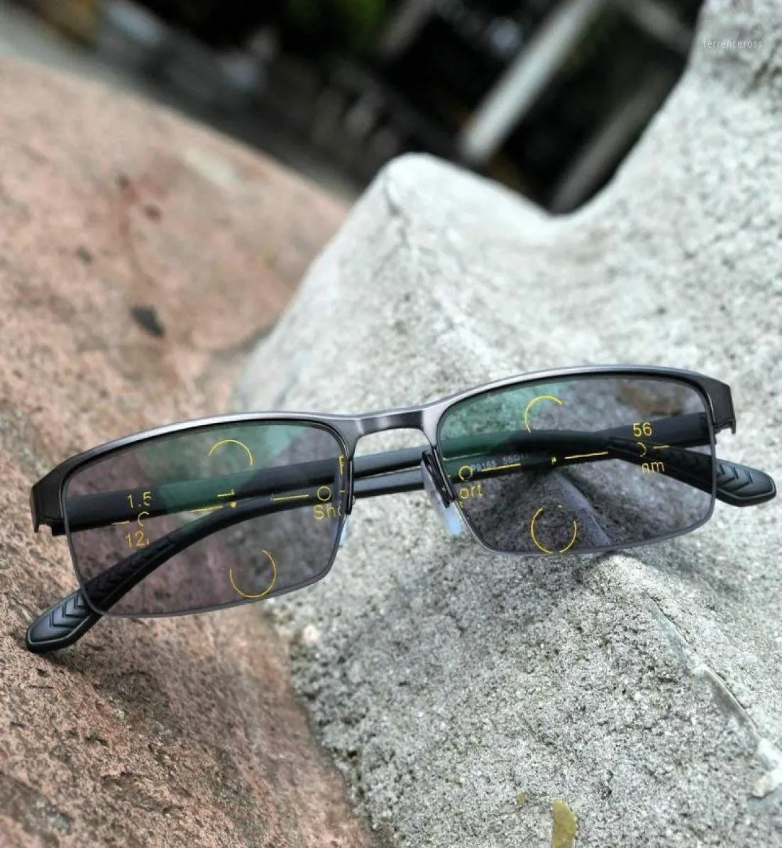 Solglasögon Highgrad Ultralight Intelligent Pochromic Progressive Multifocus Far and Near Dualuse Reading Glasses Unisex FML18545958