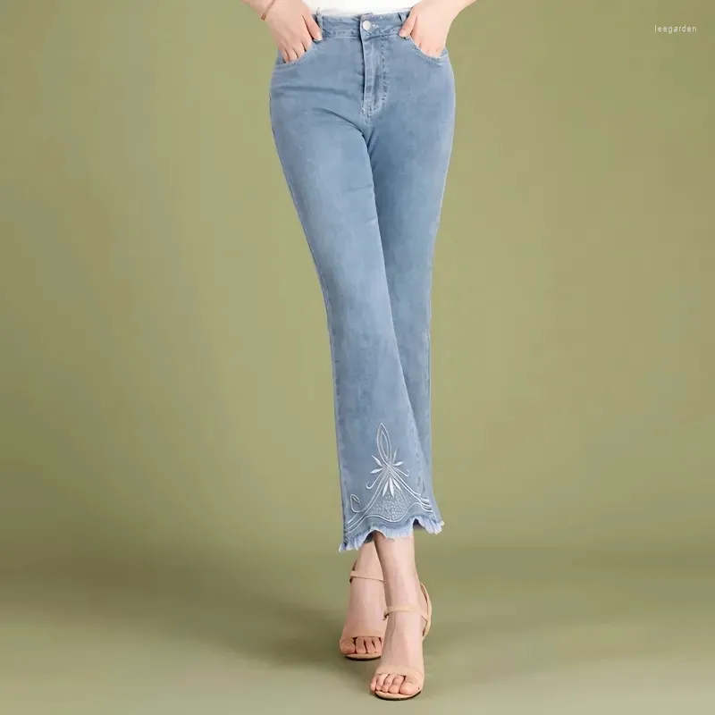 Jeans féminins 2024 printemps d'été à haute taille lâche et à tempérament mince mode pantalon denim droit des vêtements féminins décontractés