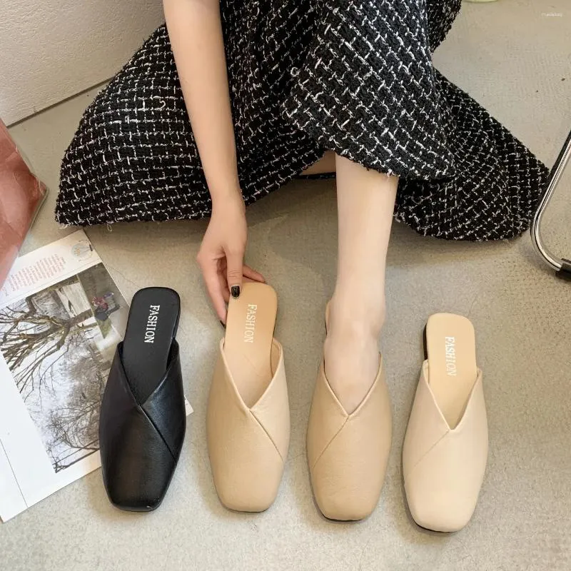 Pantofole plus size donne muli 2024 estate eleganti piazze chiuse scarpe da femmina piatta in pelle casual vetrini bianchi donne donne