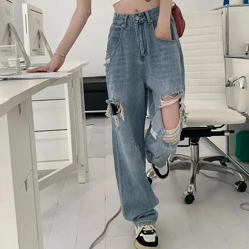 Kvinnors jeans 20244 Summer Spring Korean Style Hög midja Slim Loose Straight Ripped Street Beggar Pants for Women Trendy