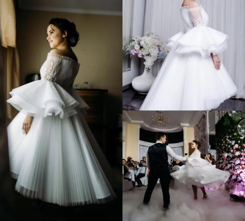 2020 Chic White Prom -klänningar från axel puffy ruffles långärmad chiffong veck hög låga korta kvällsklänningar spets applikation occa4466930