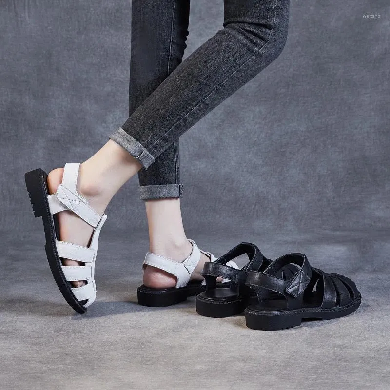 Повседневная обувь искренние кожаные римские сандалии для женской летней ретро -булочка с толстой обувью с толстой подготовленной клеткой с плоской дном.