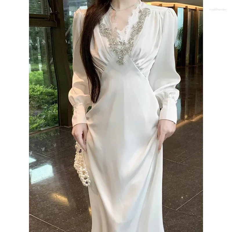 Casual Dresses V Neck Peat Rhinestone White Sweet Wedding Bridal Evening Dress Elegant Satin Banquet Long Lantern Sleeve High-End Ball