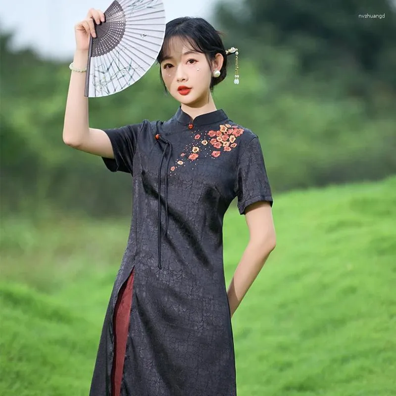 Blouses des femmes Le style chinois a amélioré Hanfu Exquise Broidered Long Shirt for Women 2024 Summer Elegant Black Slim Lace-Up Party Blouse