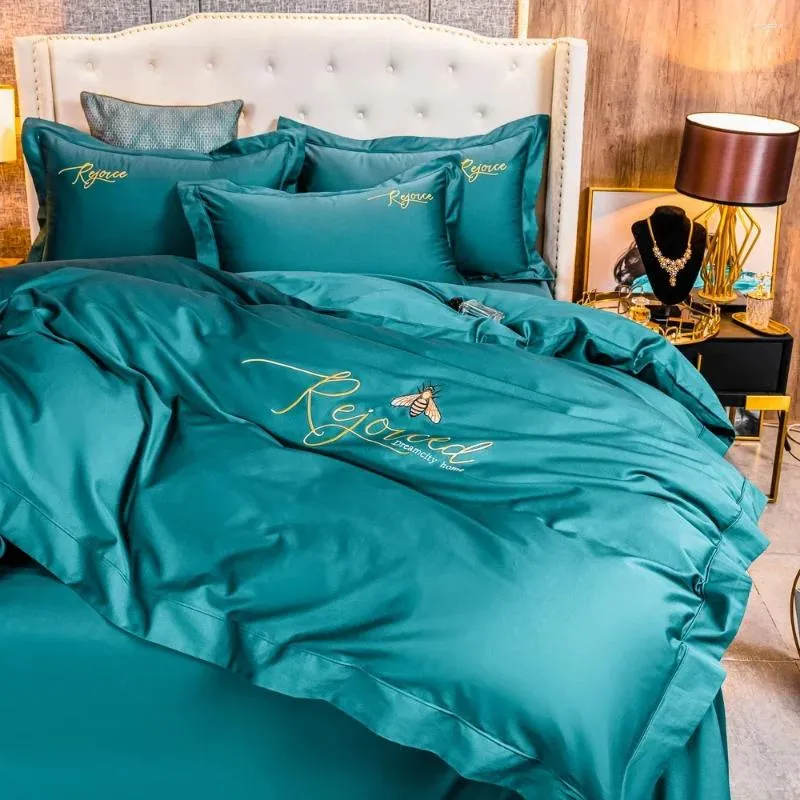 Bedding Sets 2024 Four-piece Light Luxury Cotton Double Household Bed Sheet Quilt Cover Embroidered Little Bee Green Color