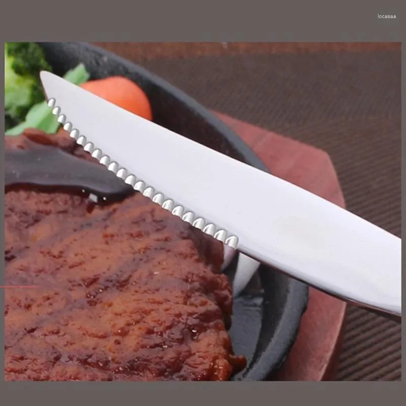Couteaux Chef avec un couteau à steak à pointe en acier inoxydable robus