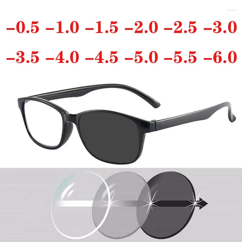 Lunettes de soleil Computer Myopia Lunettes bloquant UV Anti Blue Light Eye Eyerrain Transition Pochromic Gaming Eyewear -0.5 -1.0 to -6.0