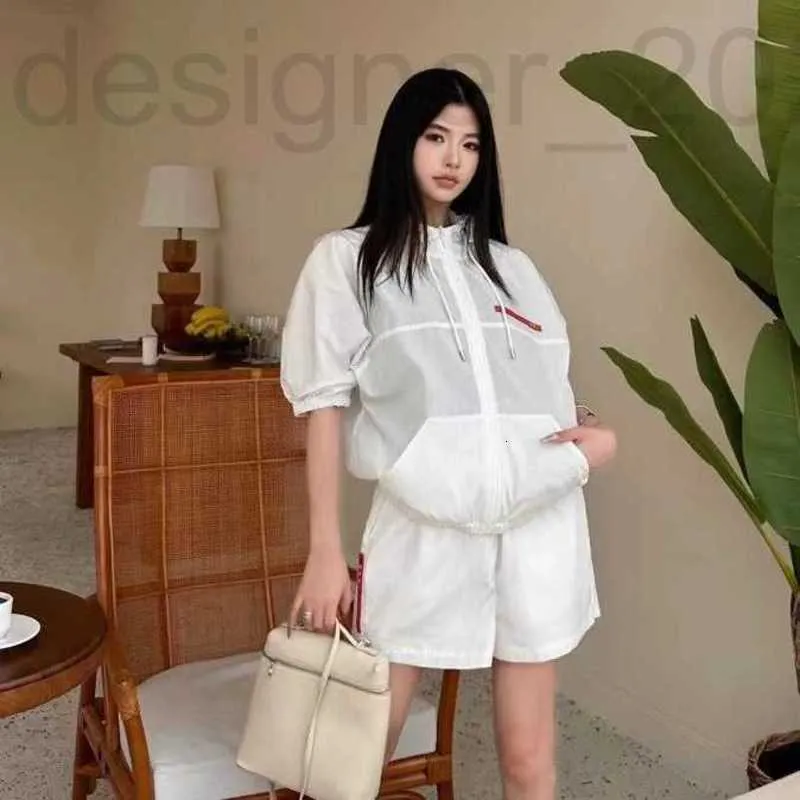 Women's Tracksuits Designer 2024 Summer Nylon Hooded Short Sleeve Sunscreen Clothing Set Loose High Waist Shorts Two Piece Set Women's Fashion E3M1