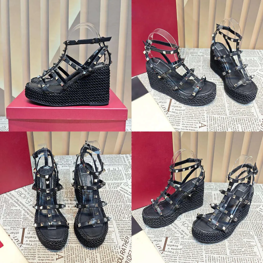 Ny Black Stud Srivet Platform Wedge Sandaler Kvinnor Designers Läder Chunky Gladiator HEELED Sandal Evening Party Shoes Factory Factwear 9.5C.M Original kvalitet