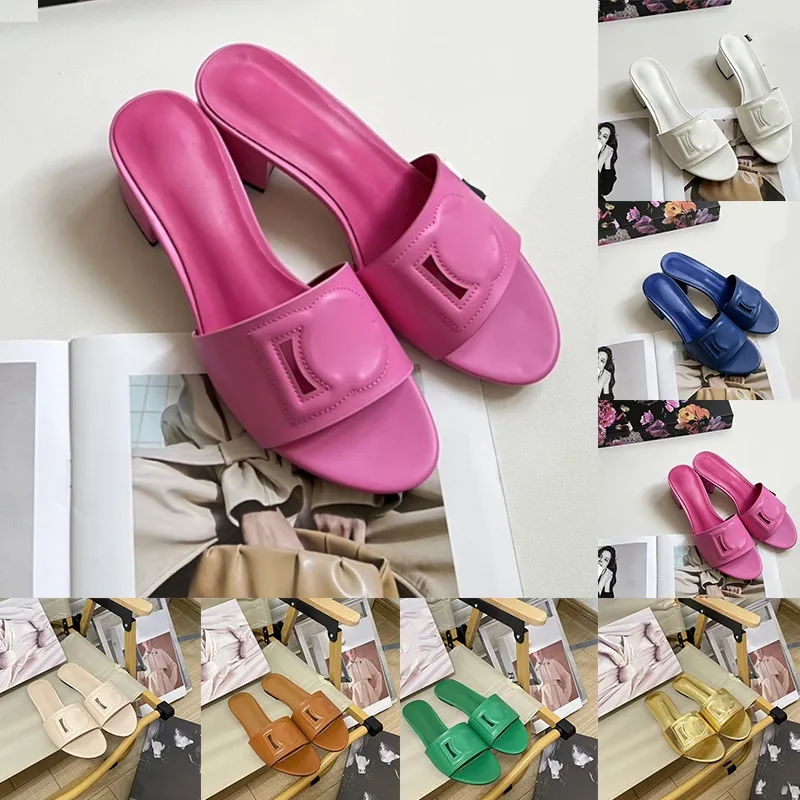 2024 Designer Sandalen Letters Luxe Luxe Claquette voor dames dames zomerse slippers schuifschuifjes schuifregelaars hoge platte hakken sandalen vrouw muilezels zand strandschoenen