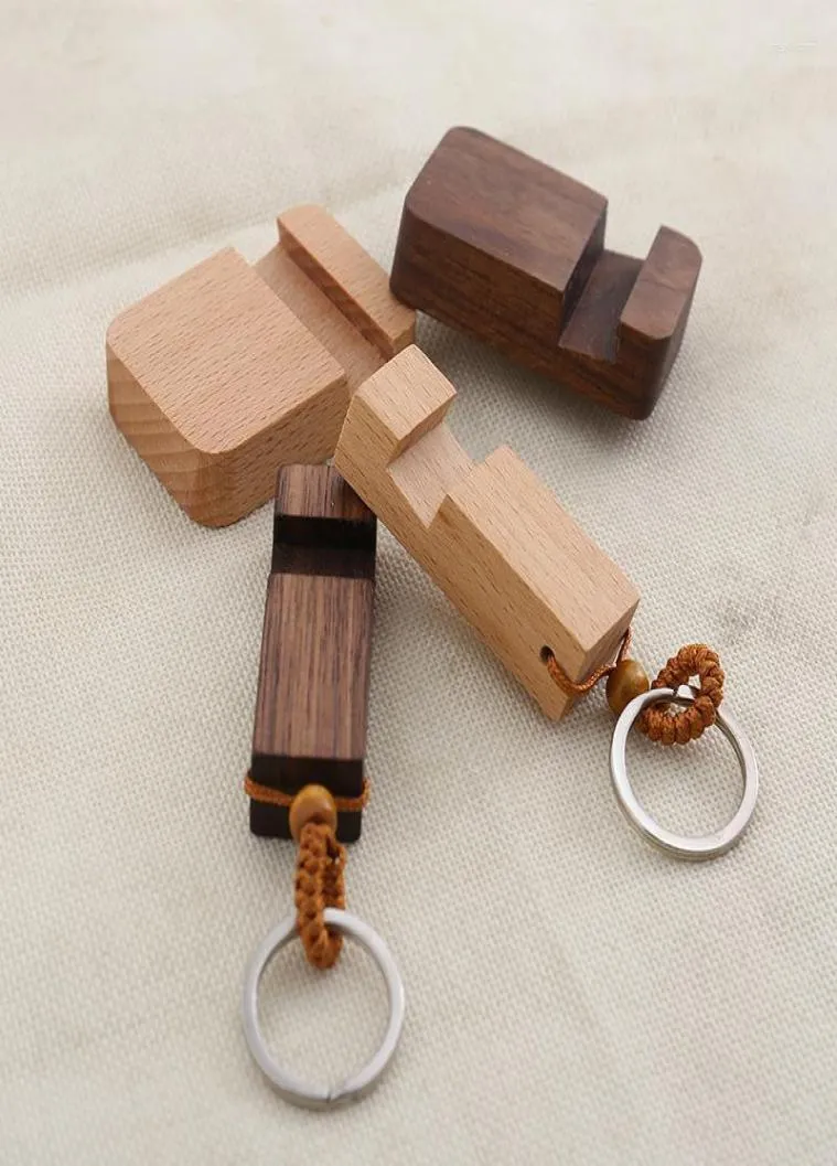 Keychains 1 Stück modischer kreativer leichter leichter Design Holz Mobiltelefon Ständer Anhänger Heychain 2022 SMAL226786724