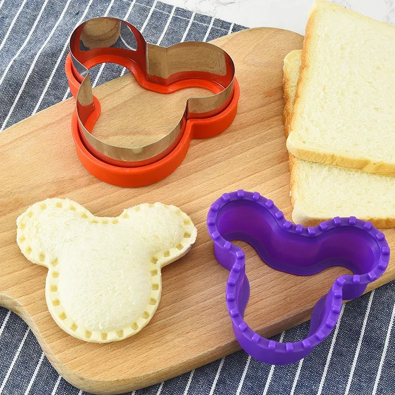 Formar 2 lager Sandwich Cutter Set For Kids Animal Dinosaur Star Heart Shape rostfritt stål Bröd Mögel Metall Cookie Cutter Mold Bake Bake