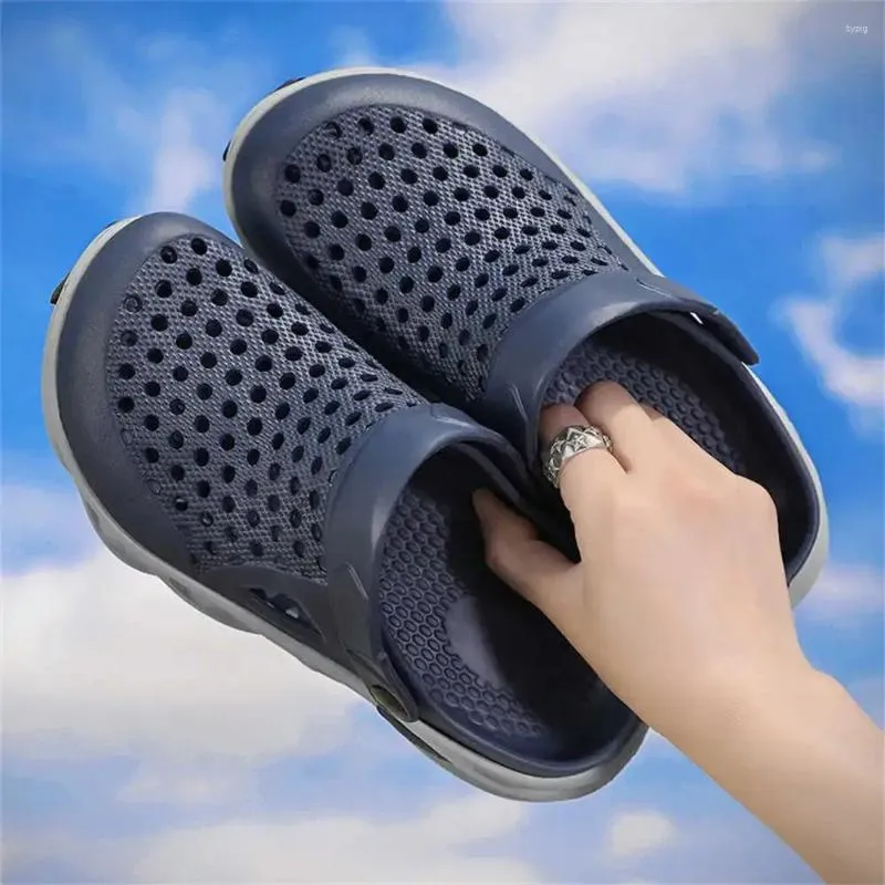 Casual Shoes Anti Slip Toilet Shower Sandal Men's Slippers 48 Size Spring 2024 Designer Sneakers Sport Krasofka Luxe Styling YDX1