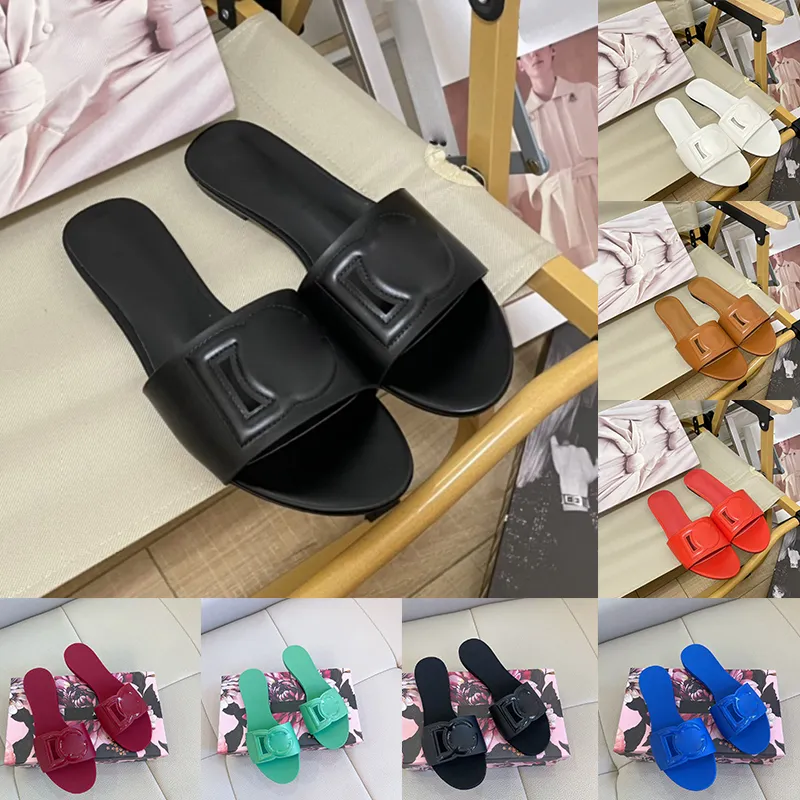 Sandales de créateurs, pantoufle de mode pour femmes, 2024 Talons plats de luxe, chaussures de plage d'été, mules de claquette de luxe, dames en cuir Sliders