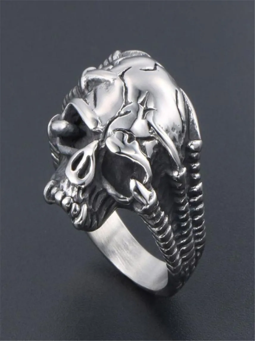 GOTHIC Men039s Anello di dito Biker Biker Skull in acciaio inossidabile Anelli vintage Vintage Gioielli Accessori di alta qualità 7435490222