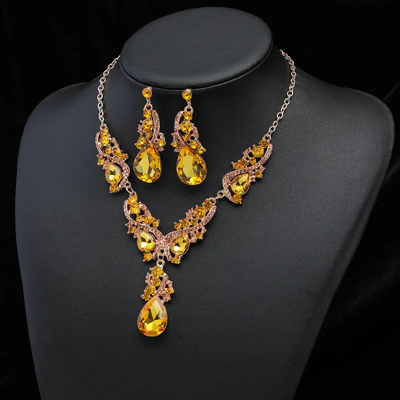Europeiska och amerikanska nya högkostnadsföreställningar halsband örhänge set vintage exklusivt för legeringselektropläterade smycken smycken matchande klänning