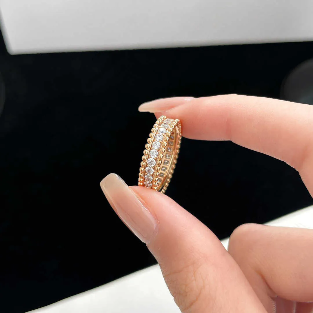 Designer Hochversion High Version V Gold Dicke mit 18K Mijin Vier Blattklee Reihenreihe Diamantring mit besetzten Sternen fähig und personalisiert