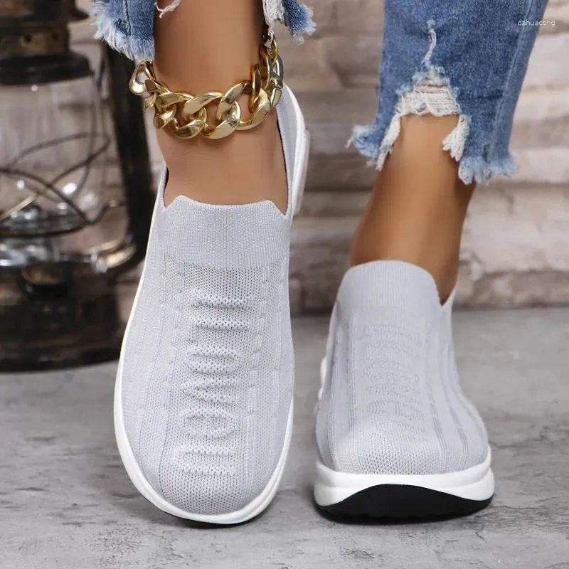 Sıradan Ayakkabı 2024 Kadın Düz Spor Kayması Kadın Hafif Sneakers Chaussures Femme Sepet Daireler Nefes Alabilir Koşu