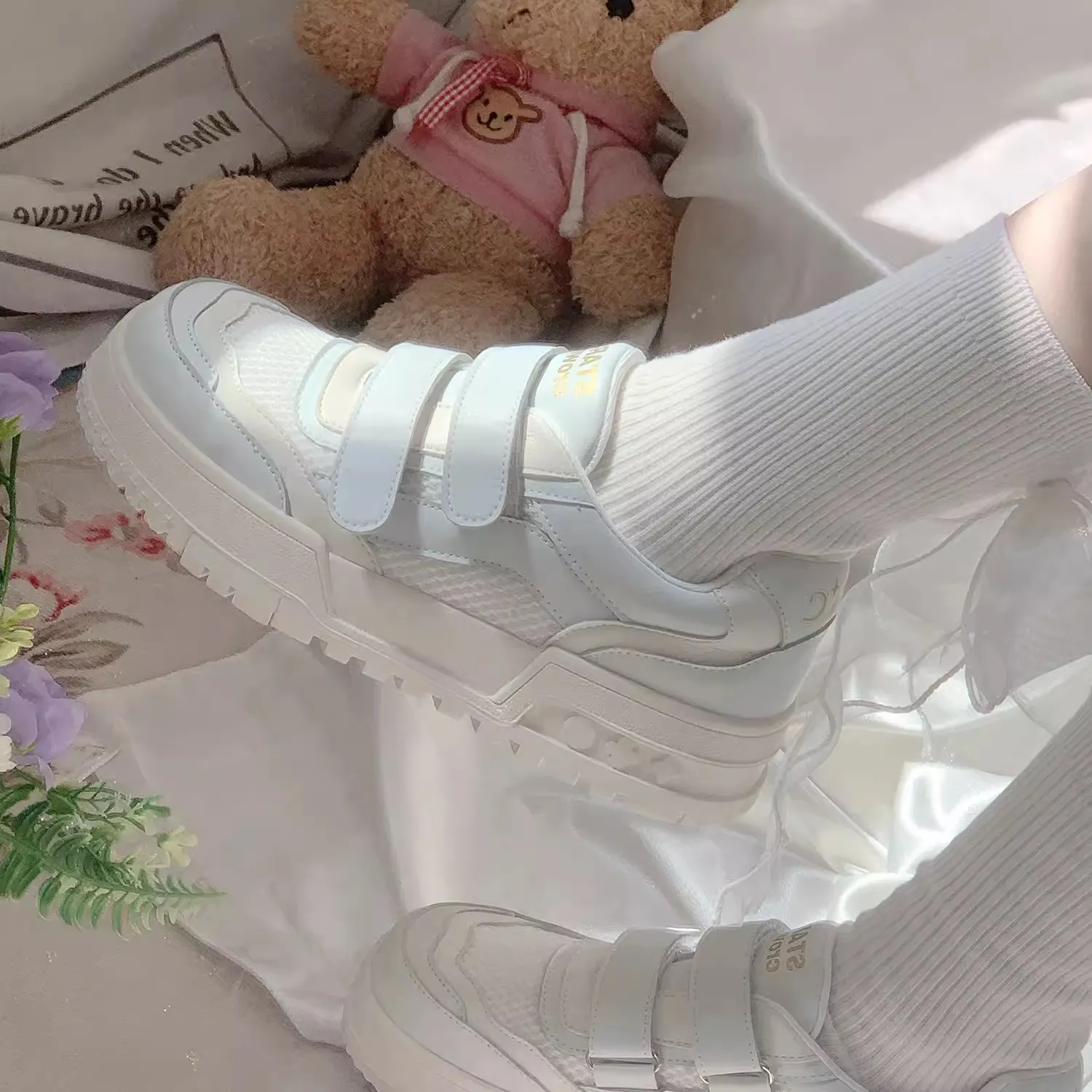 Kvinna sko mesh bib stjärna krona original 2023 sommar casual skor för kvinnliga studenter mångsidiga söta ultralätt brädskor