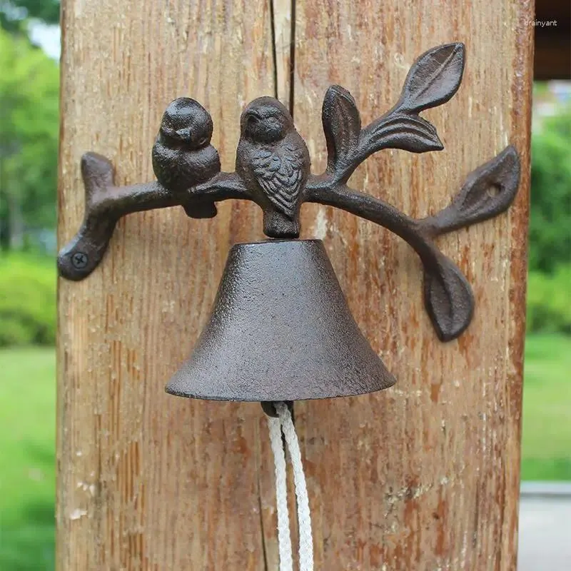 Decoratieve beeldjes Mooie vogelvorm Welcome Bell 2 vogels hangende deurbel rustieke gietijzeren decoratie voor een smeed sprookje