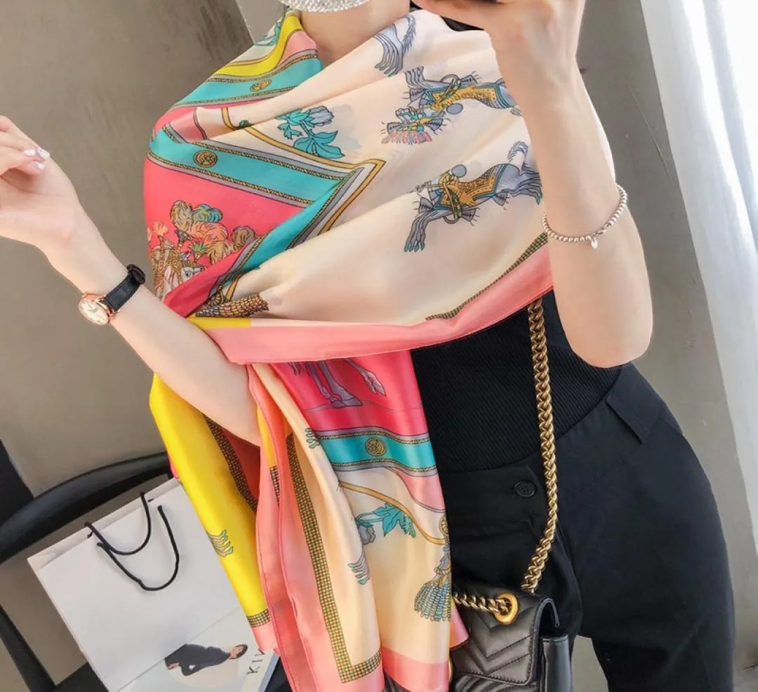Designer Scapvers High Quatity Twill en soie écharpe pour les femmes serviette solaire à la mode Femelle Swiclus de luxe Sware