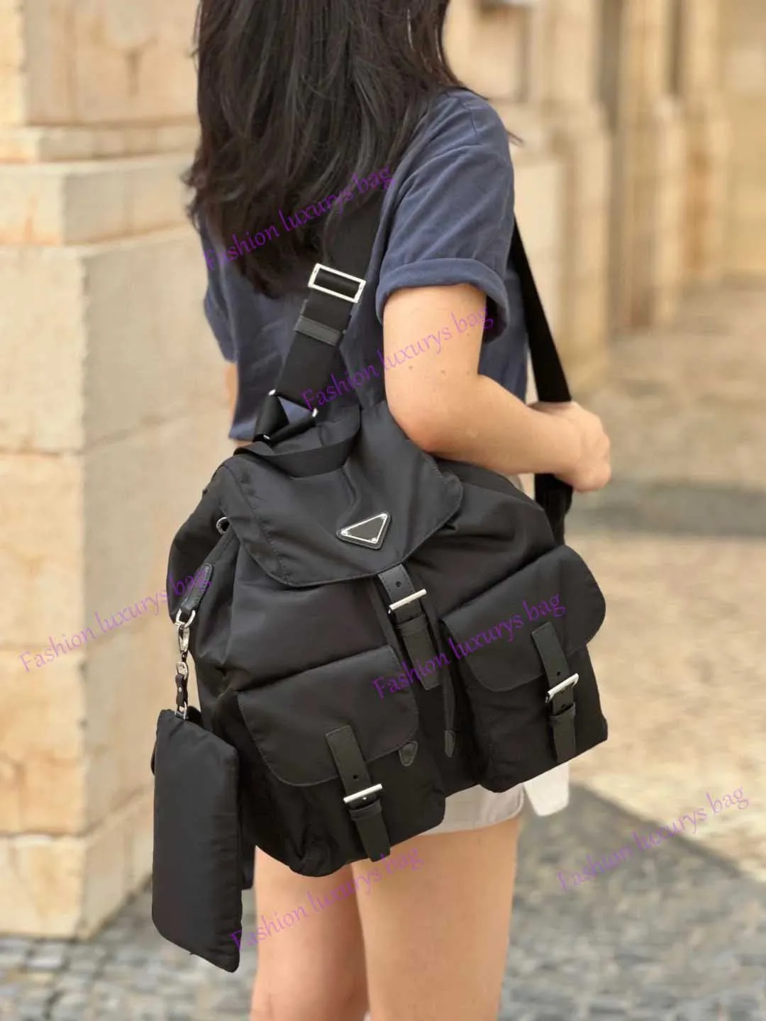 毎日の衣装バックパックスタイル新しい男性女性ファッションカジュアルな防水バックパックデザインラグジュアリーナイロンバックパックバッグトップミラー品質ポーチウォレット屋外バッグ