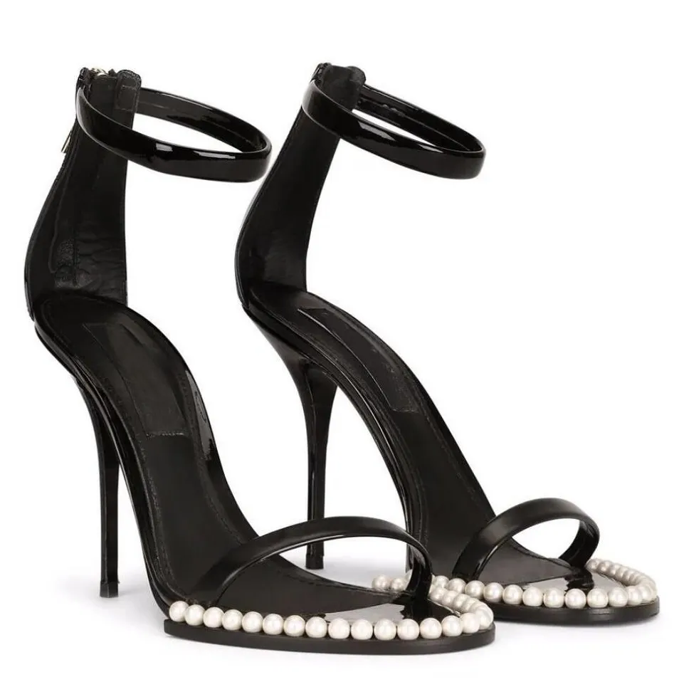 Top Luxe vrouwen Keira Sandalen schoenen Patent Leather Faux-Pearl verfraaide open-teen Hoge hakken Ankle Strappy Party Wedding Summer Gladiator Sandalias