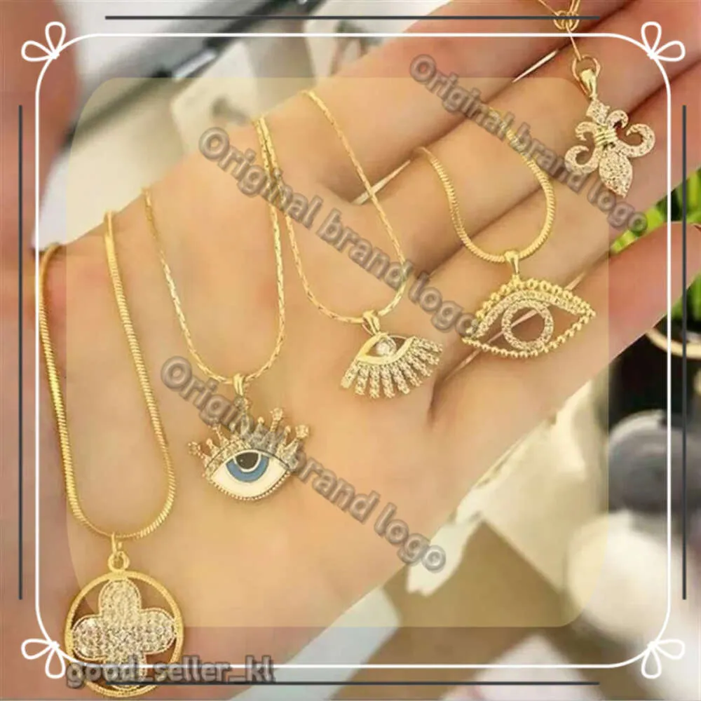 Devil's Eyes Pendant Designer Necklace Evil Eye Jewelry Charm Pendants Four Leaf Gold Chain Fashion Accessories Whole Valentine Japanese And Korean Style 725