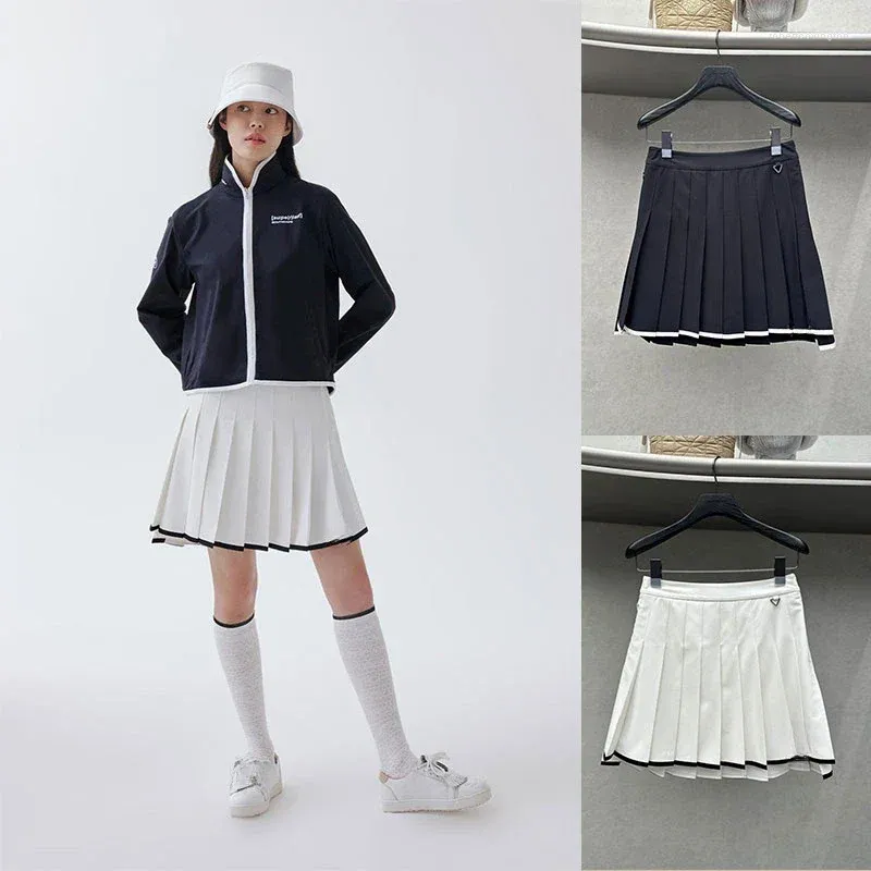 Vêtements de gym 2024 Spring and Automne Golf Football Football Uniforme Irréguled Couleur plissée jupe Match pour femmes