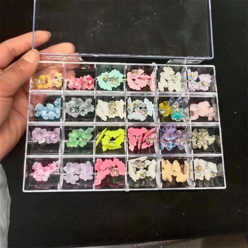 1 pudełko 3D Znakomite kwiat motyl paznokci miksowane żywice kryminarki Kawai