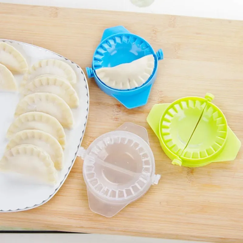 DIY Plastic Dumpling Mold Dough Press Gadgets voor het koken van Dumplings gemakkelijk Jiaozi Maker Gadget Kichen Tools Set