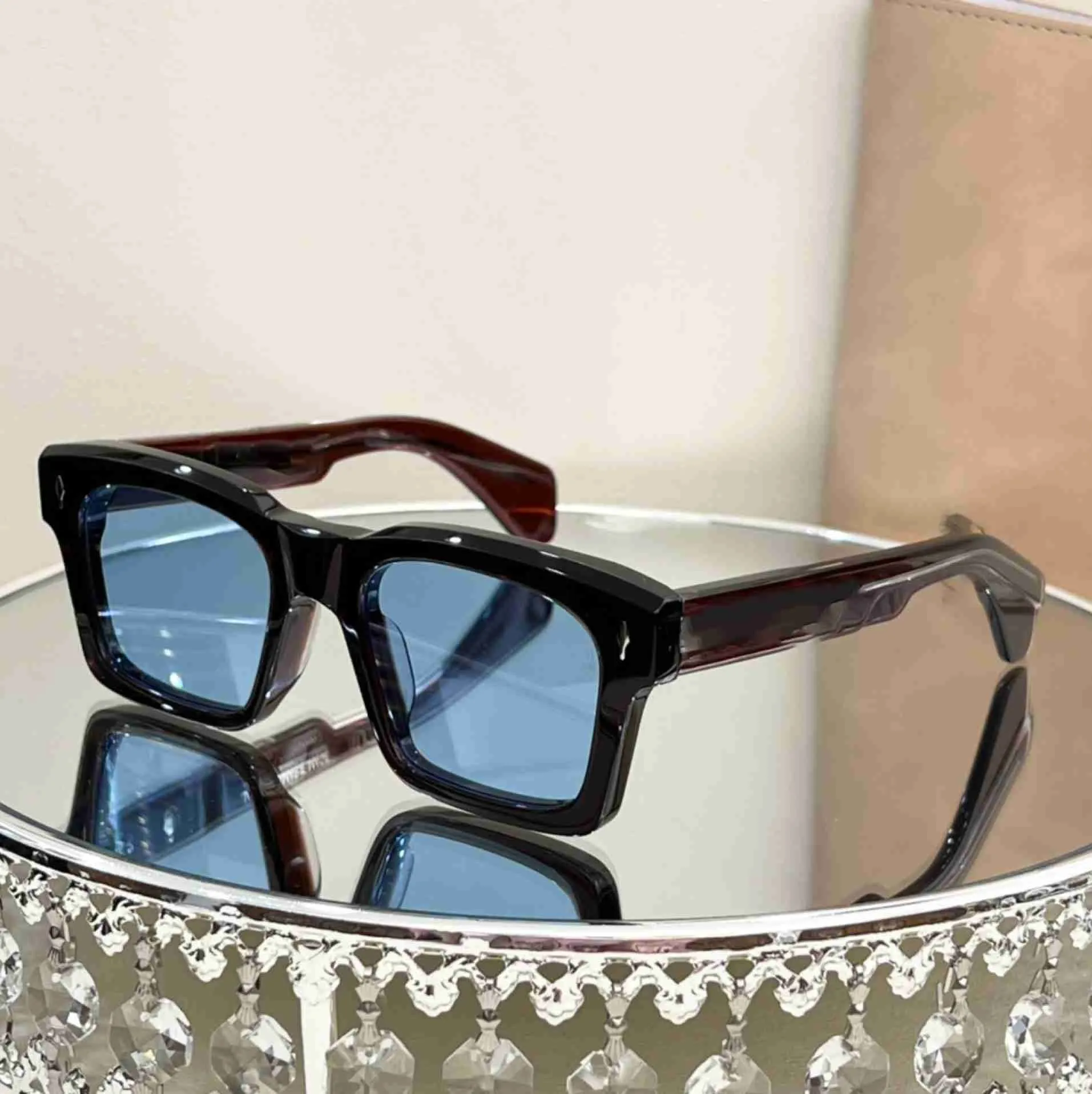 Lunettes de soleil de grande qualité Classic Eyeglass Outdoor Beach Sun Sunes For Man Woman Color Facultatif Triangulaire Signature XVZU