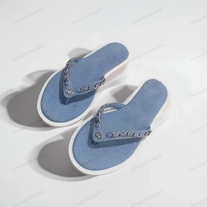 Designer denim thongs toffel kvinnor platt låg häl flip-flops blå denim tyg slingbacks sandal kedja slip på mules retro plattformar casual raffia dubbelbandet glider