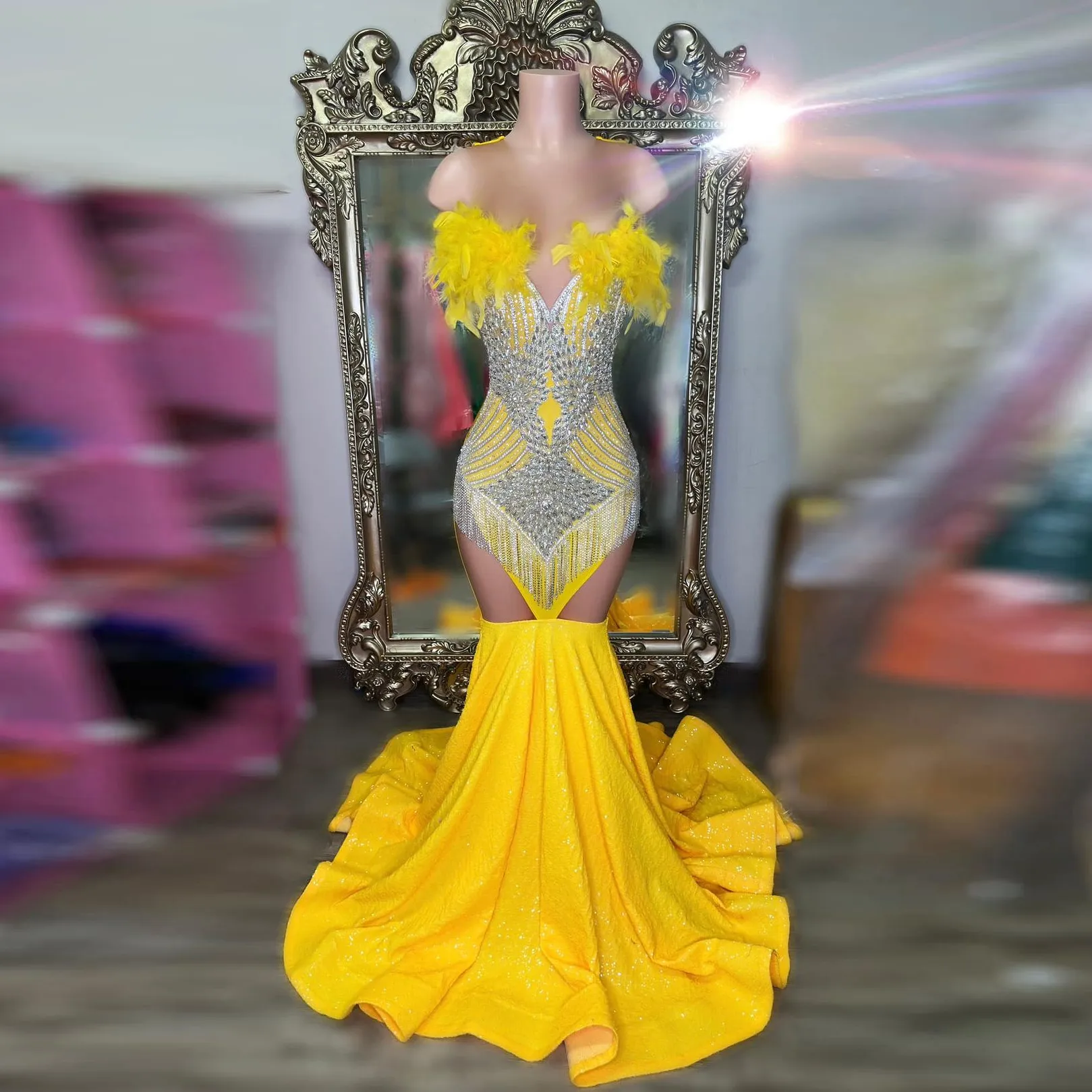 Yellow Mermaid Prom Dresses Sheer Feather kralen Nigeria Saoedi -Arabië Formele feestavondjurk Afstudeerjurken Vestidos de Noche