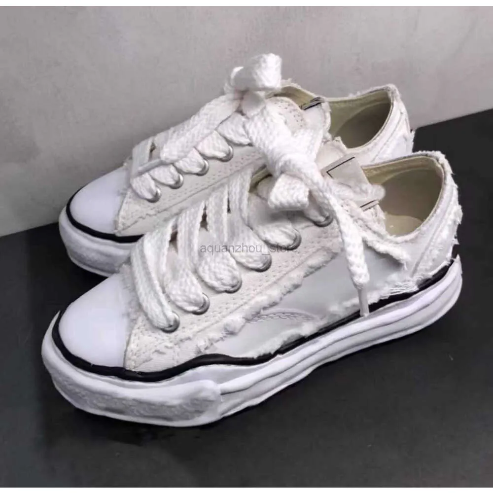 CO تحمل علامة Maison Mihara Yasuhiro Mmy Shoes Softion Shoes Men Men Canvas Shoes Womens Womens Sneakers Vintage Lace-Up White Solid Mens Sneaker