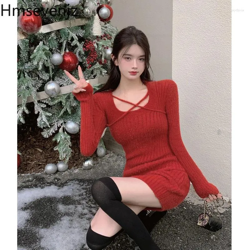 Casual Dresses Year's Red Retro Spicy Girls Long Sleeve Knitted Sexy Dress For Women Spring 2024 Chic Waist Wrap Hip Slim Short