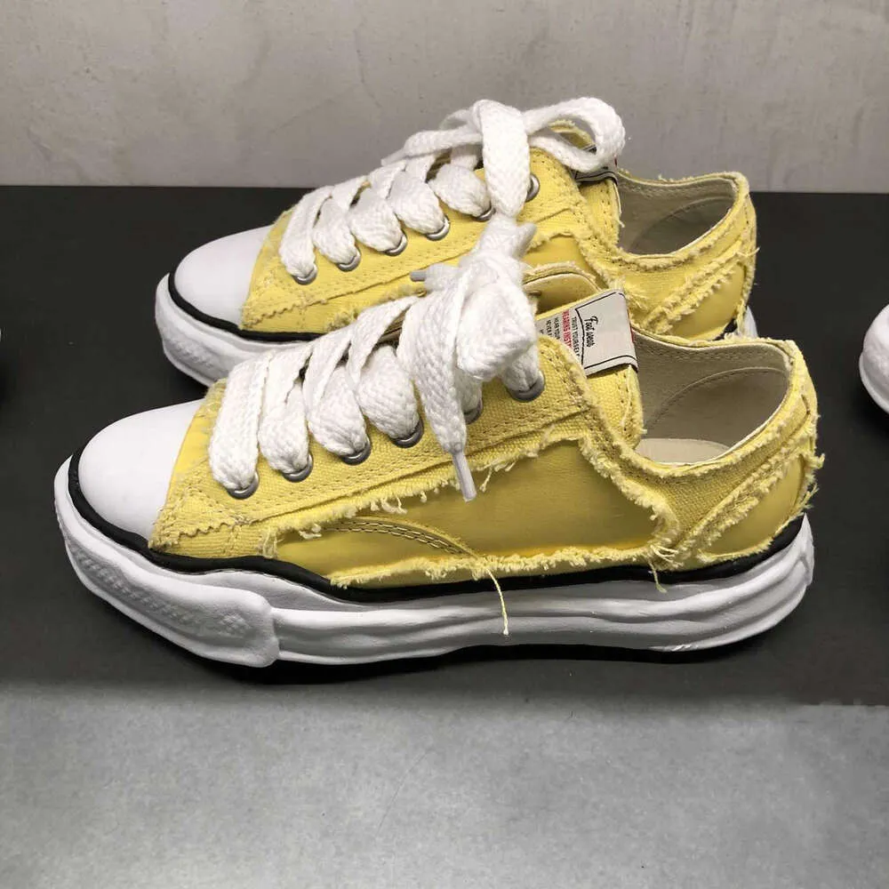 共同ブランドのメゾン・ミハラ・ヤスヒロmmy靴は靴を溶かす男性カジュアルキャンバスシューズ女性スニーカーヴィンテージレースアップ黄色のソリッドメンズスニーカー
