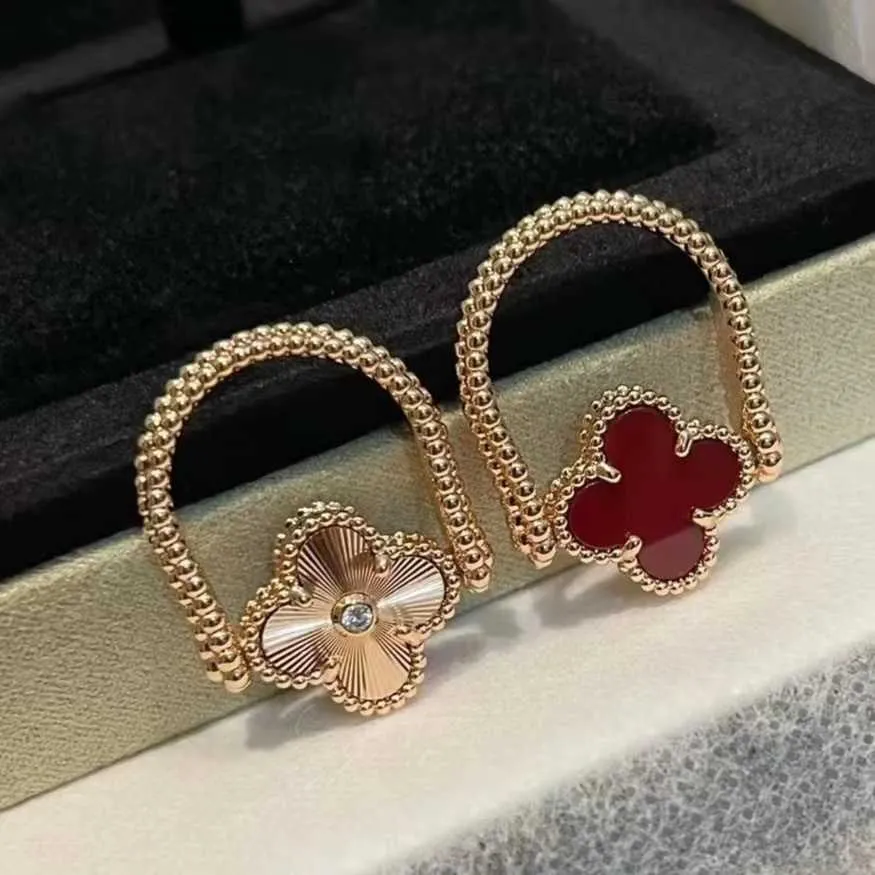 Heiße hohe Brettklee doppelseitig Blume Red Achat Laserring für Frauen 18k Roségold mit Logo umgedreht