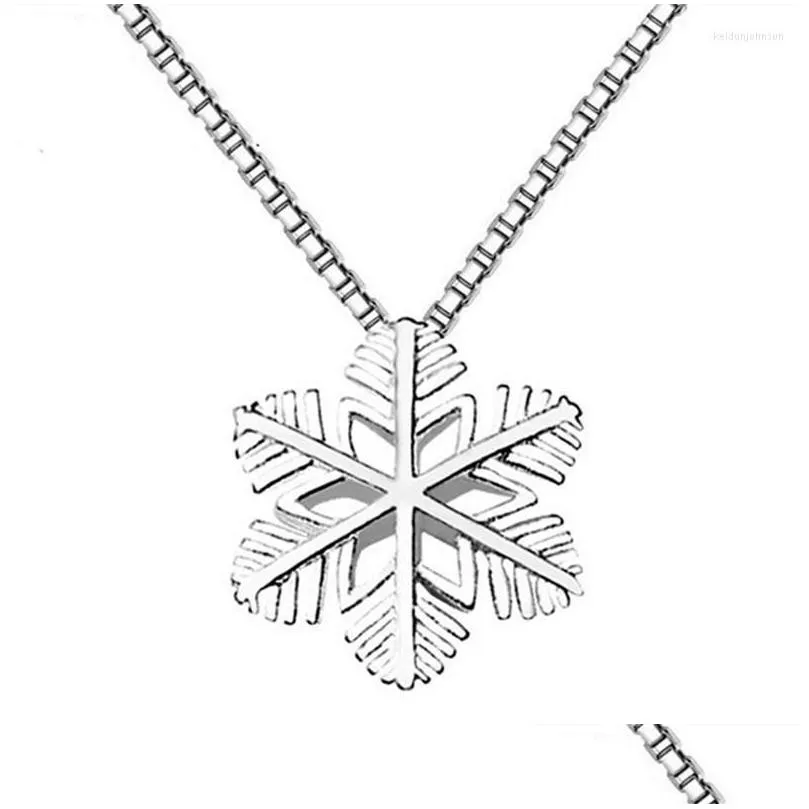 Colliers pendants 2023 Tempérament sucré Christmas Flake de neige petite clavicule de feuilles fraîches Charme les bijoux simples Drop cadeau DH7T1