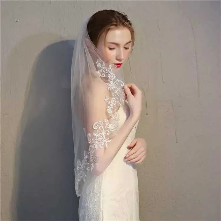 Wedding Hair Jewelry 2 Layer Bridal Headdress Luxury Lace Embroidered Short Beige Bridal Wedding Veils With Comb
