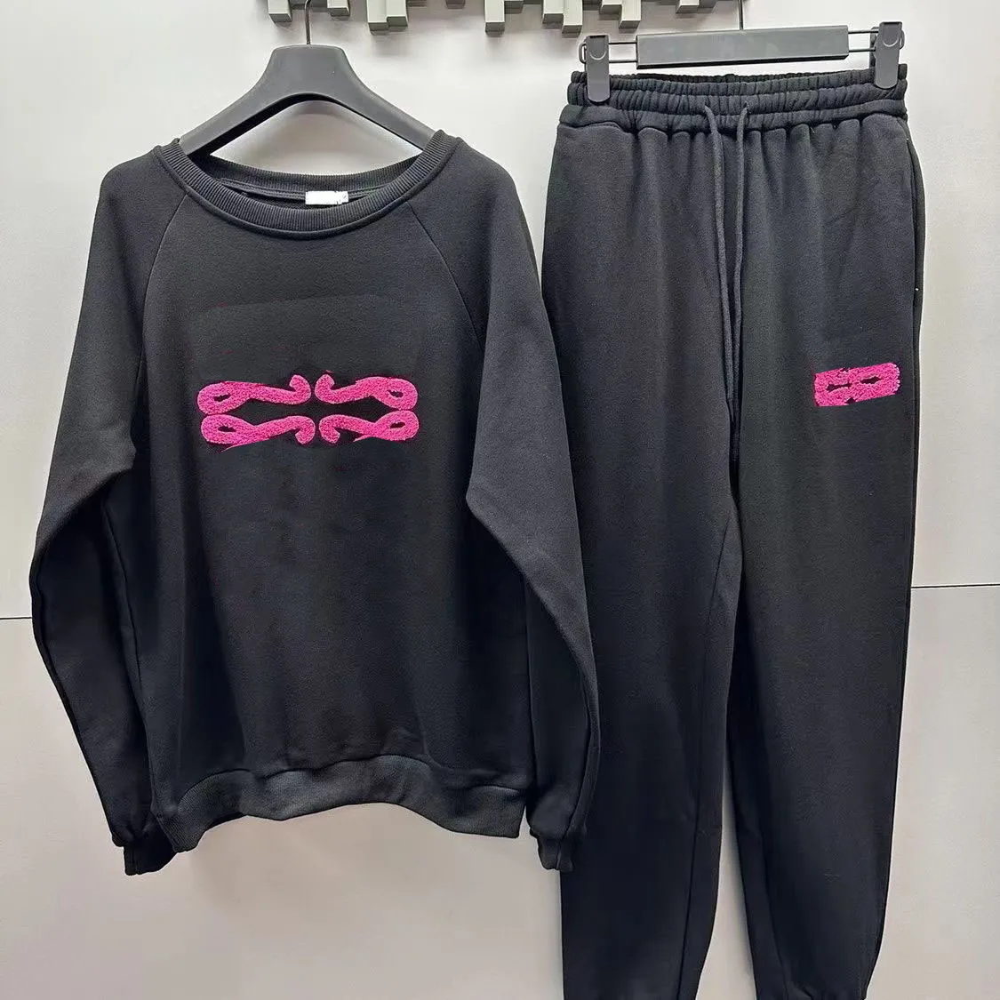 Kvinnor Tracksuits Två stycken uppsättningar för Woman Hoodie Designer broderi -stil Slim Jumpers Woman Tracksuit Autunmn Spring Set Outwears