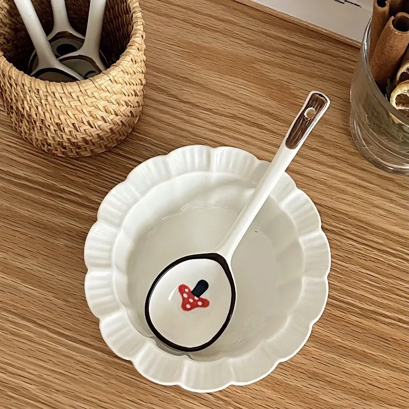 Schattige keramische lepel in Japanse stijl voor huishoudelijke soep, kleine lepel, lange handvat, ronde hoofd, soep, pap, lepellepel