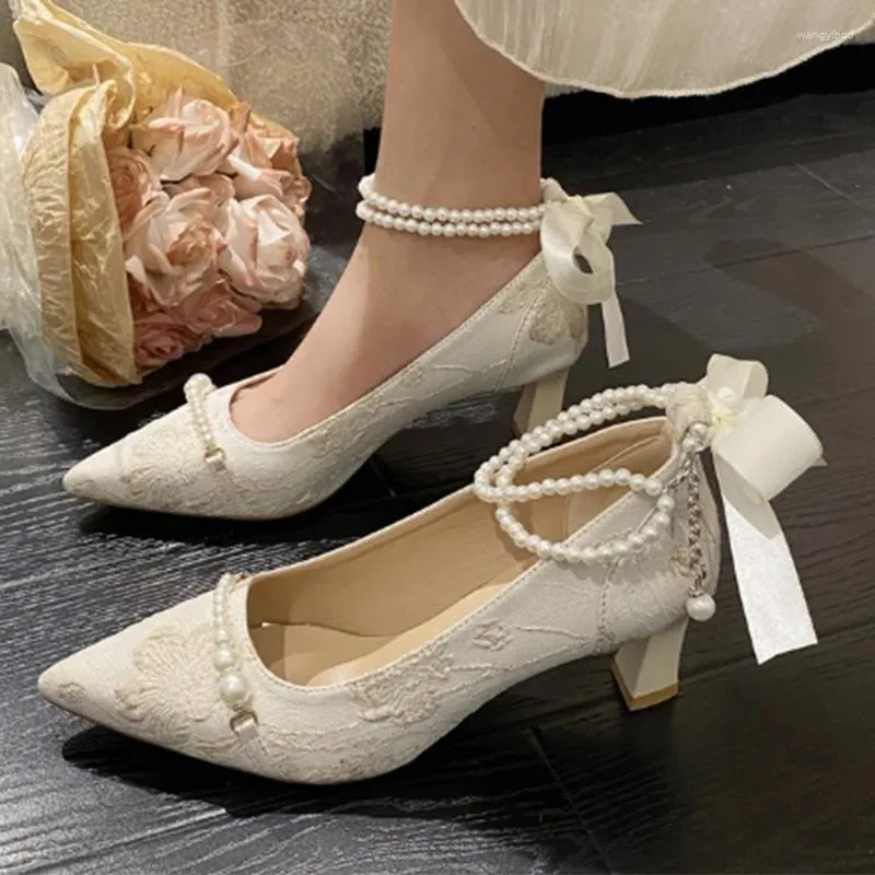 Chaussures habillées 2024 Petite fête sexy de luxe peu profonde Bow Mujer Zapatos Automne Fashion Pumps Pumps perlé